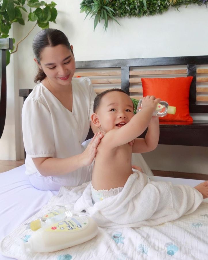 Chain of Johnson's Cottontouch Care - Ryza Cenon (1)