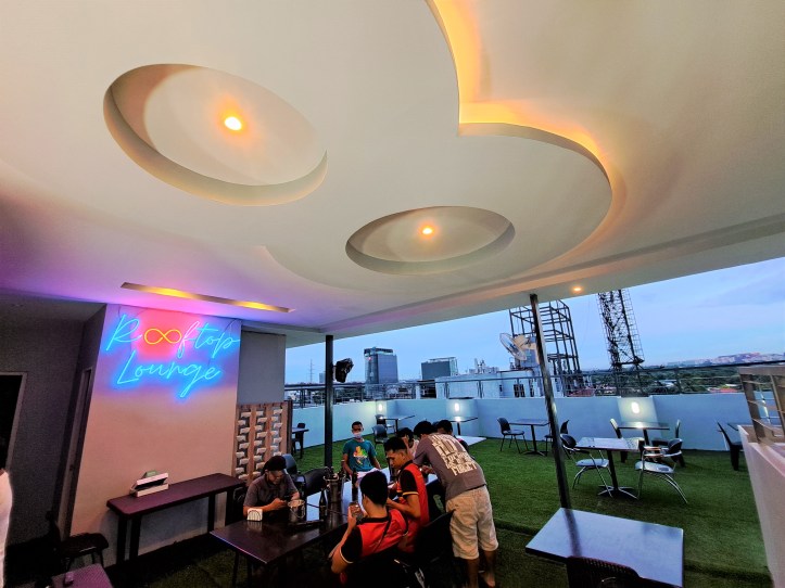 Arzo Hotel Makati Premier 15