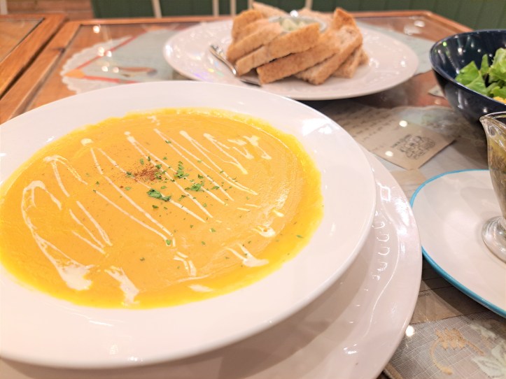 cafe mary grace city of dreams 13