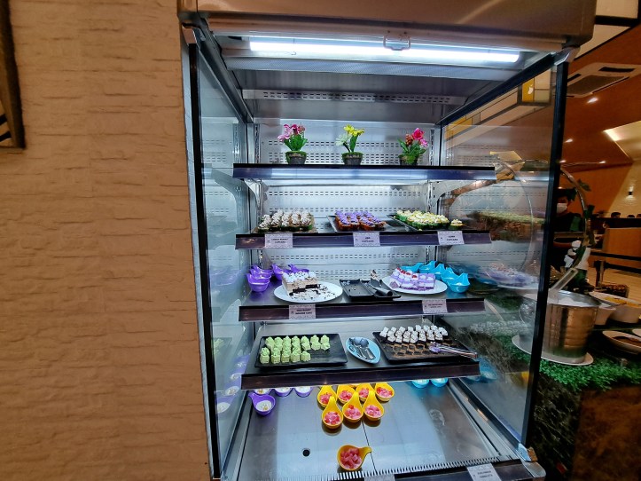 Six Doors Uptown Mall 6