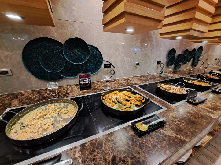 Six Doors Uptown Mall 7