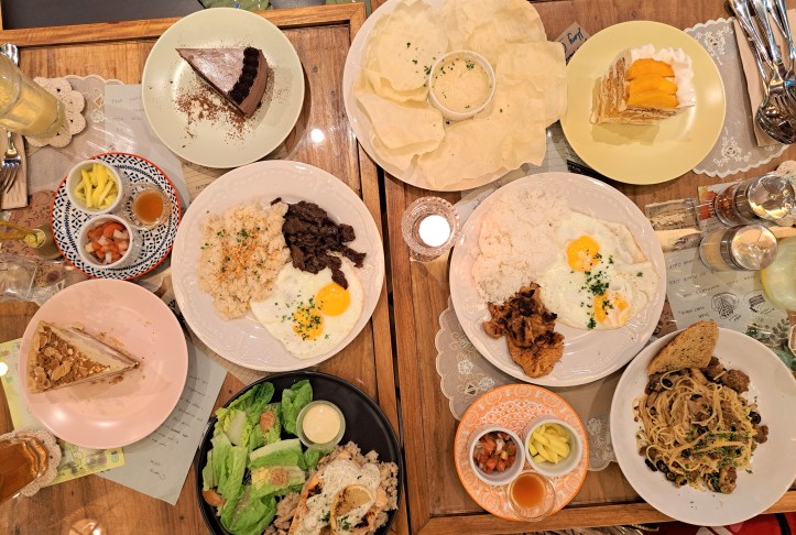 Mary Grace Okada Table Set