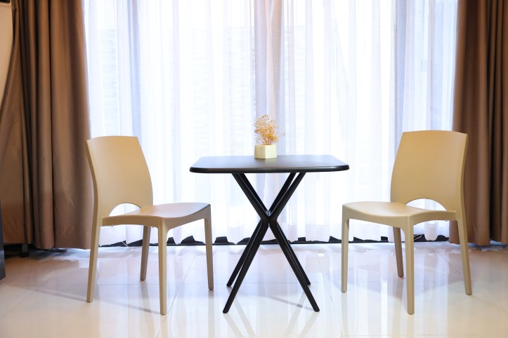 Alba Table _ Brooklyn Chair