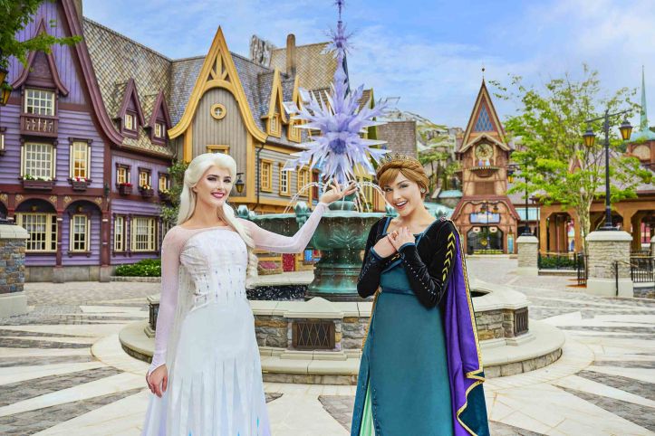 HKDL_World of Frozen_Anna and Elsa