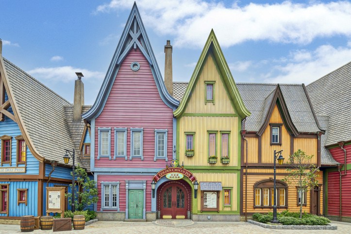 HKDL_World of Frozen_Golden Crocus Inn