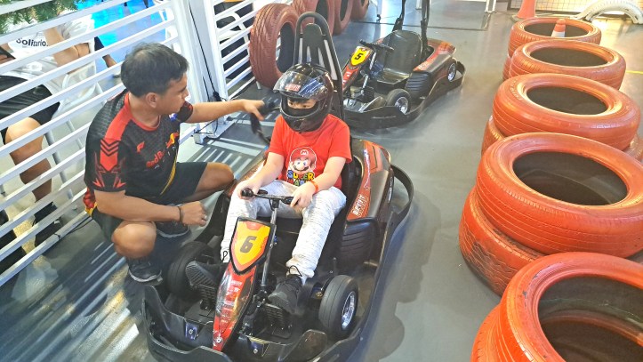 drift motor speedway preparing for the race