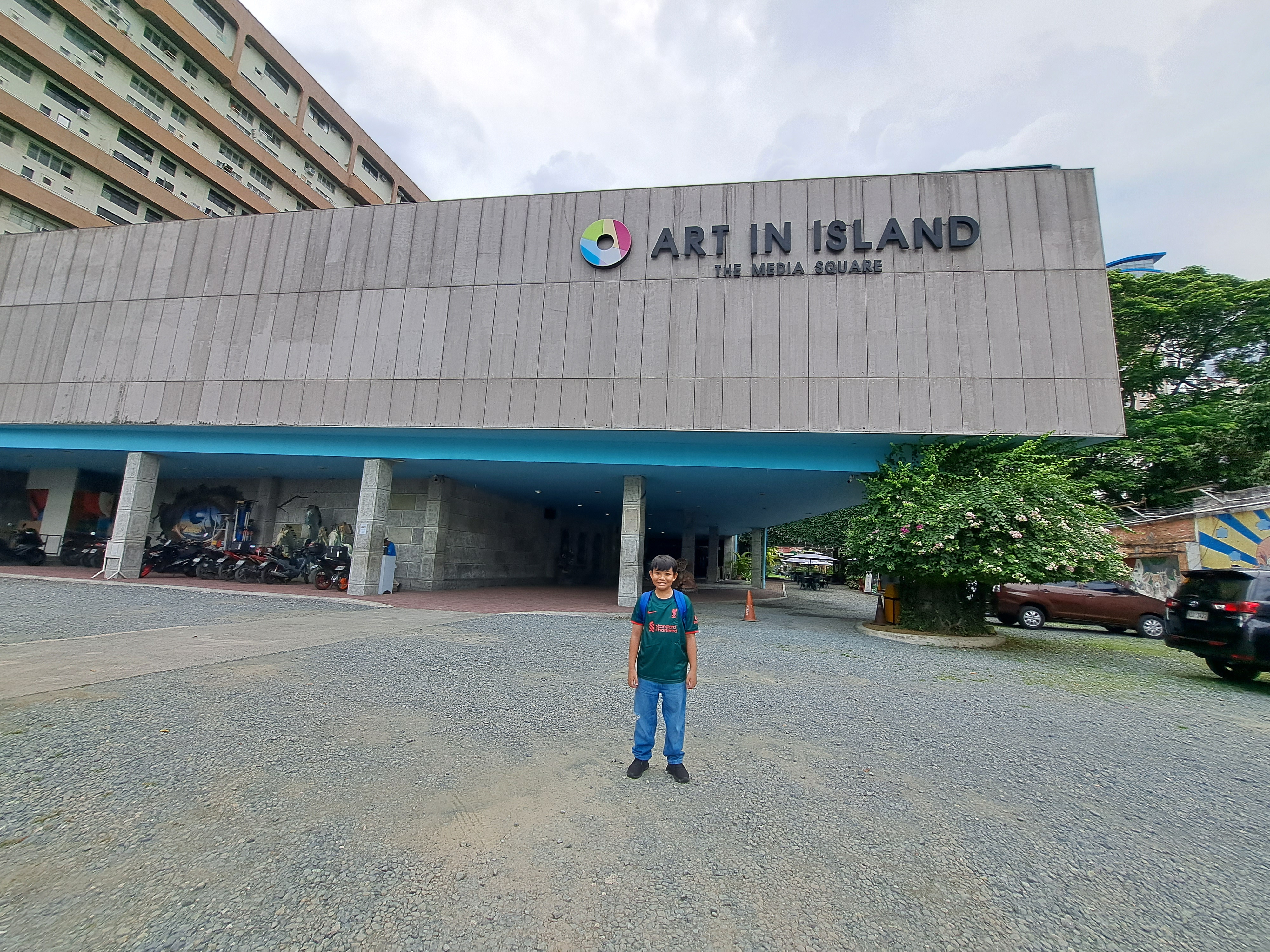 Art In Island Facade